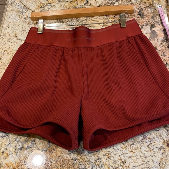 UNDER ARMOUR Journey Ribbed Shorts - Picture 5 of 14